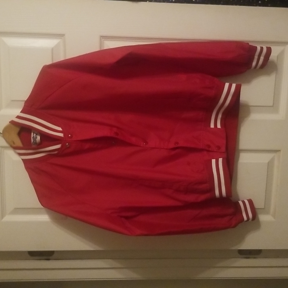 red vintage windbreaker w/pockets